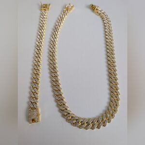 Elegant Gold Plated Necklace And Bracelet Set
